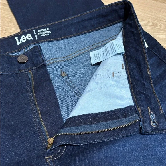 LEE (18) Legendary Mid Rise Straight Leg Jeans Dark Blue Stretch - Size 18 - Picture 9 of 15